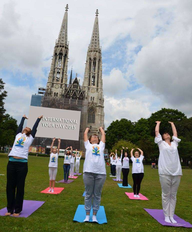 Die Aufführung “Yogatage der guten Taten” – Wien 2015