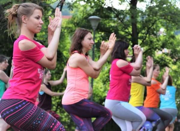 Lekce jogy zdarma v Karlovych Varech - Cvicte jogu s nami 2020